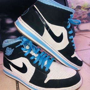 AIR JORDAN ALPHA 1 - WHITE/BLACK-UNIVERSITY BLUE